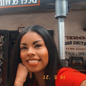 Meet your Posher, Antonia